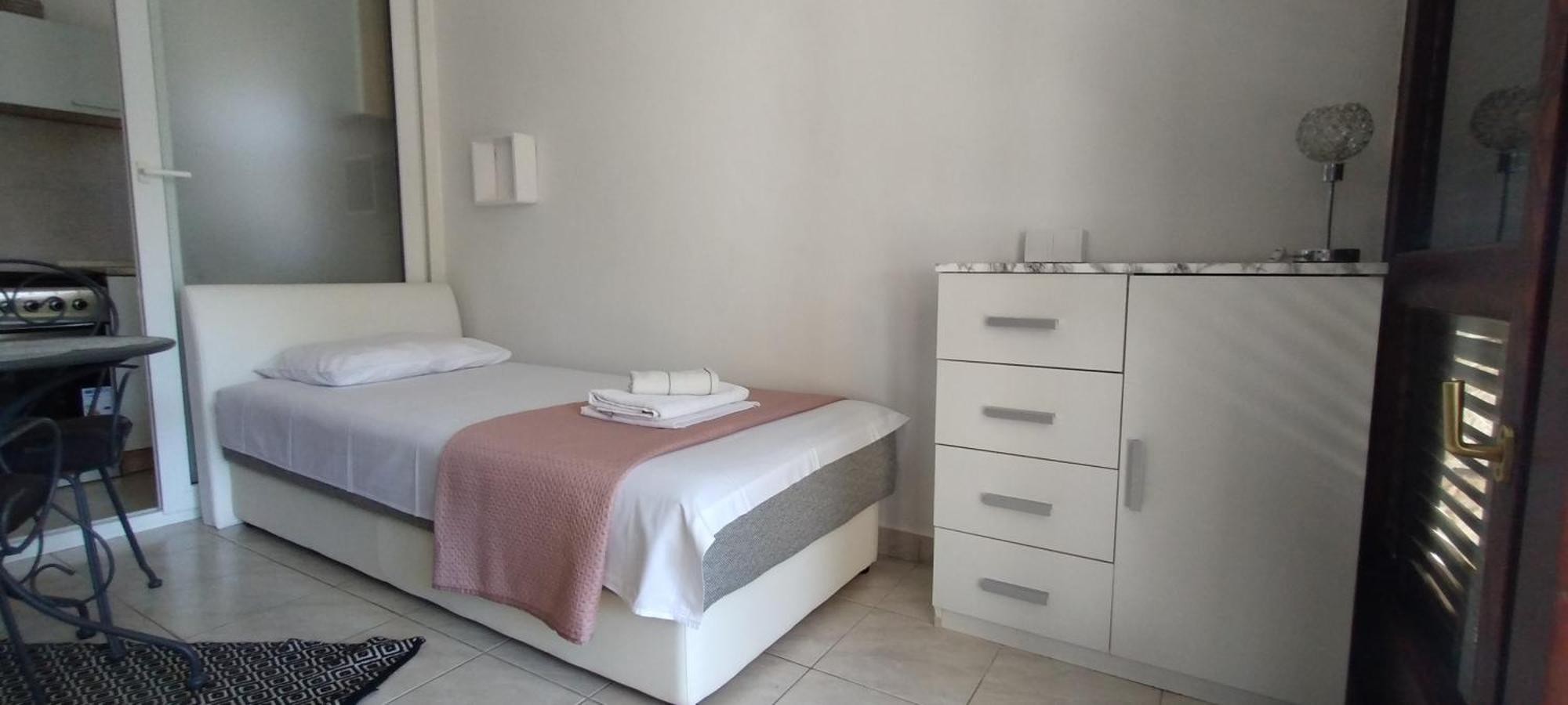 Apartmani Jessica Novalja Buitenkant foto
